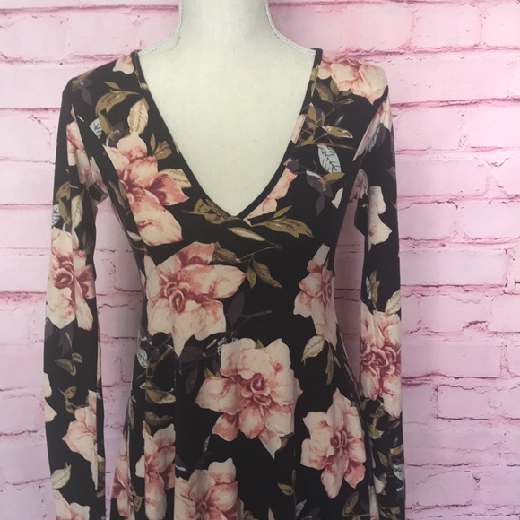 Forever 21 Floral Dress - Picture 2 of 5